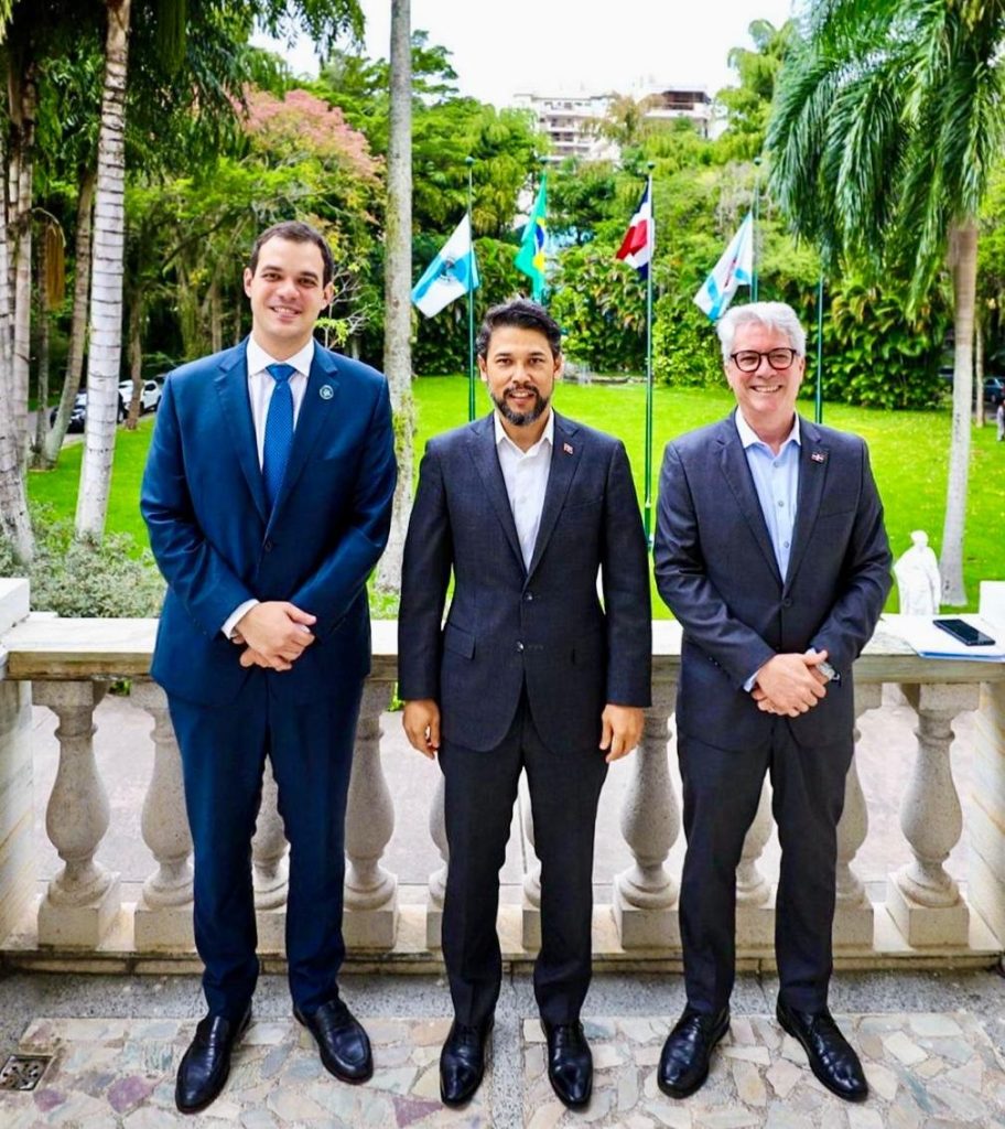 EL EMBAJADOR ROBERT TAKATA CULMINA EXITOSA VISITA OFICIAL A RÍO DE JANEIRO